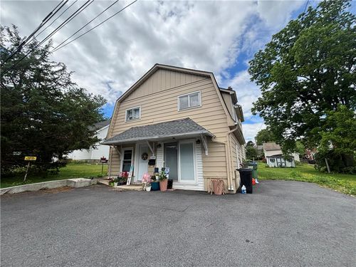 135 N Cedar Street, Nazareth Boro, PA, 18064 | Card Image