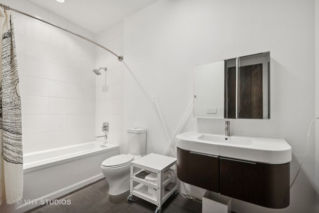 APT-1401 - 740 W Fulton St, Condo with 3 bedrooms, 3 bathrooms and 2 parking in CHICAGO IL | Image 33