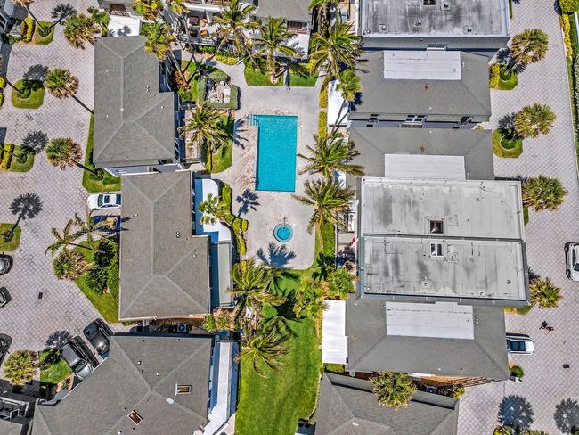 community pool/spa | Image 9