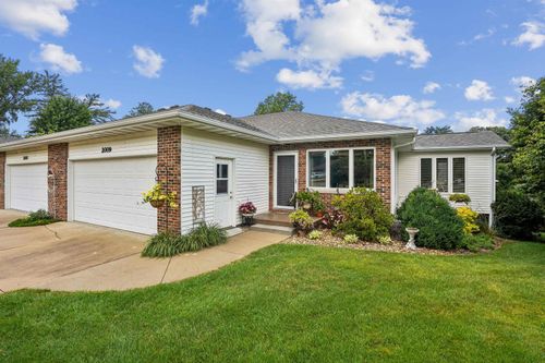 2009 Terrace Dr, Cedar Falls, IA, 50613-5876 | Card Image