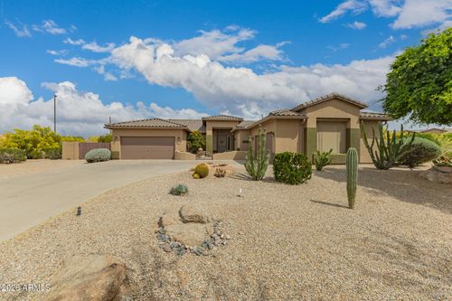 7864 E Laurel St, Mesa, AZ, 85207-2108 | Card Image