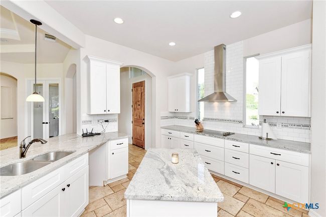 521 Saxet Trl, House other with 3 bedrooms, 2 bathrooms and null parking in Spring Branch TX | Image 6