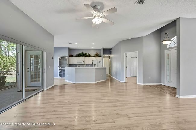 11257 Frigate Bird Ave, House other with 3 bedrooms, 2 bathrooms and null parking in WEEKI WACHEE FL | Image 17