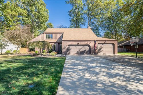 417 Armour Rd, Avon Lake, OH, 44012-2130 | Card Image