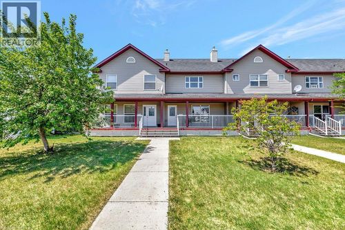 2-1820 49 Ave, Lloydminster, SK, S9V1T2 | Card Image