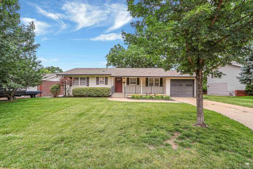 1829 Virginia Dr, Manhattan, KS, 66502-2339 | Card Image