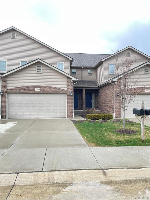 29159 Timber Woods Dr, Chesterfield, MI, 48047-5747 | Card Image