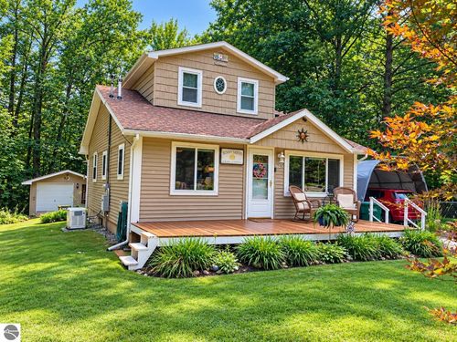 3548 Lakeside Dr, Lupton, MI, 48635-9633 | Card Image