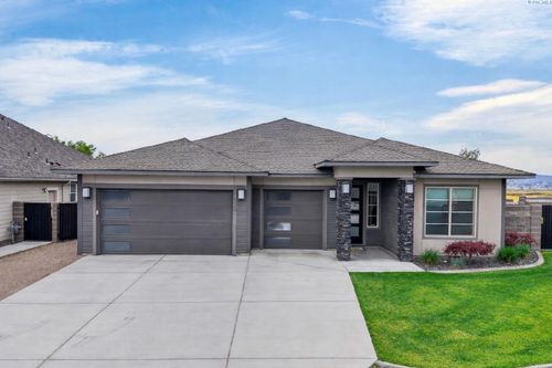 9908 Chinook Ct, Pasco, WA, 99301-7509 | Card Image