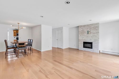 apt-c-32 Weed Hill Ave, Stamford, CT, 06907-1537 | Card Image