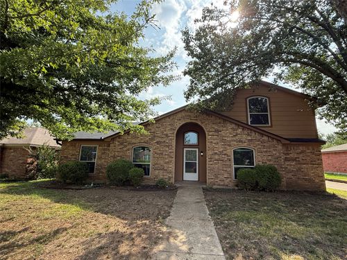 5501 Whisper Glen Dr, Arlington, TX, 76017-6114 | Card Image
