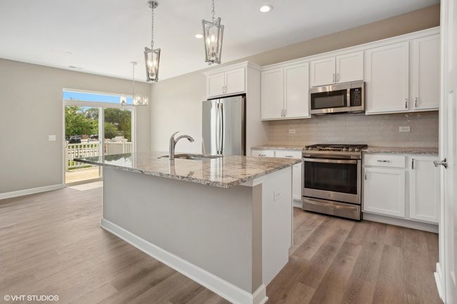 343 W Meister Ave, Condo with 2 bedrooms, 3 bathrooms and 2 parking in Elmhurst IL | Image 5