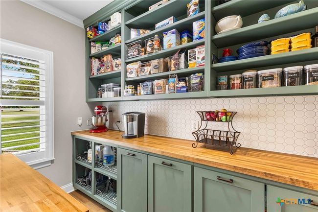 588 Austin Hines Dr, House other with 4 bedrooms, 3 bathrooms and null parking in China Spring TX | Image 4