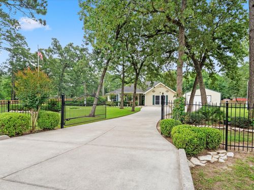 136 Fantail St, Magnolia, TX, 77355-6972 | Card Image
