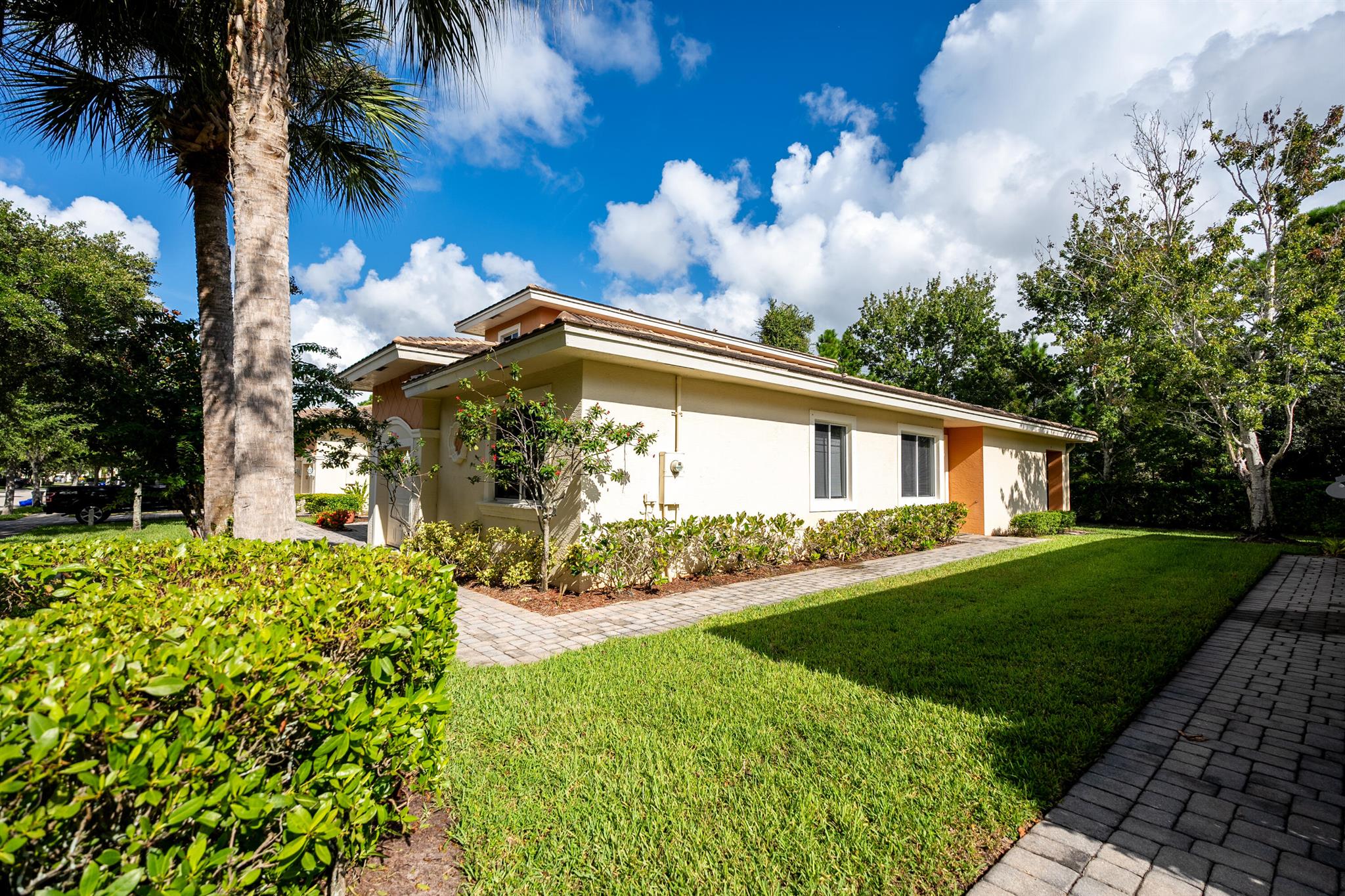 Stockbridge Sq, Vero Beach, FL 32962