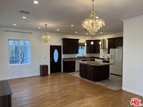 4626 Noble Ave, Sherman Oaks, CA, 91403-4012 | Card Image