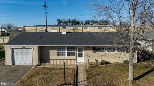 111 Border Rock Rd, LEVITTOWN, PA, 19057-3005 | Card Image