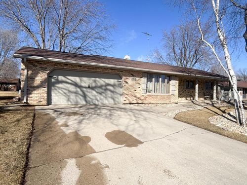 1166 Maplewood Dr, Worthington, MN, 56187-1038 | Card Image