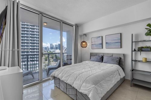 1204-1750 N Bayshore Dr, Miami, FL, 33132-3203 | Card Image