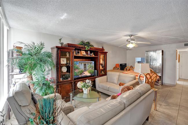 APT-101 - 7850 W Mcnab Rd, Condo with 2 bedrooms, 2 bathrooms and null parking in Tamarac FL | Image 10