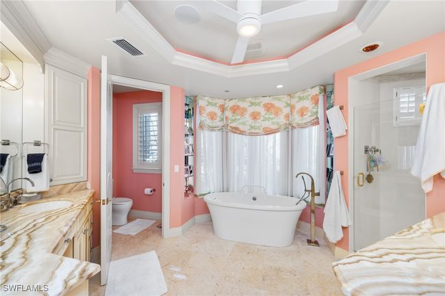 Luxuriate in your bubble bath as you gaze out at the bay and each the dolphins play | Image 29