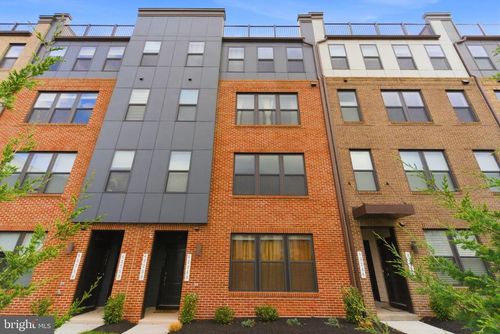 43748 Transit Sq, ASHBURN, VA, 20147-4072 | Card Image