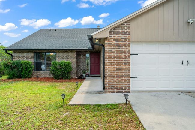 913 S Dean Circle, House other with 4 bedrooms, 2 bathrooms and null parking in Deltona FL | Image 2