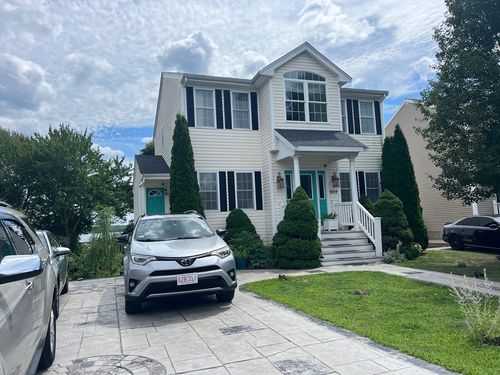 609 Detroit St, Fall River, MA, 02721-4956 | Card Image