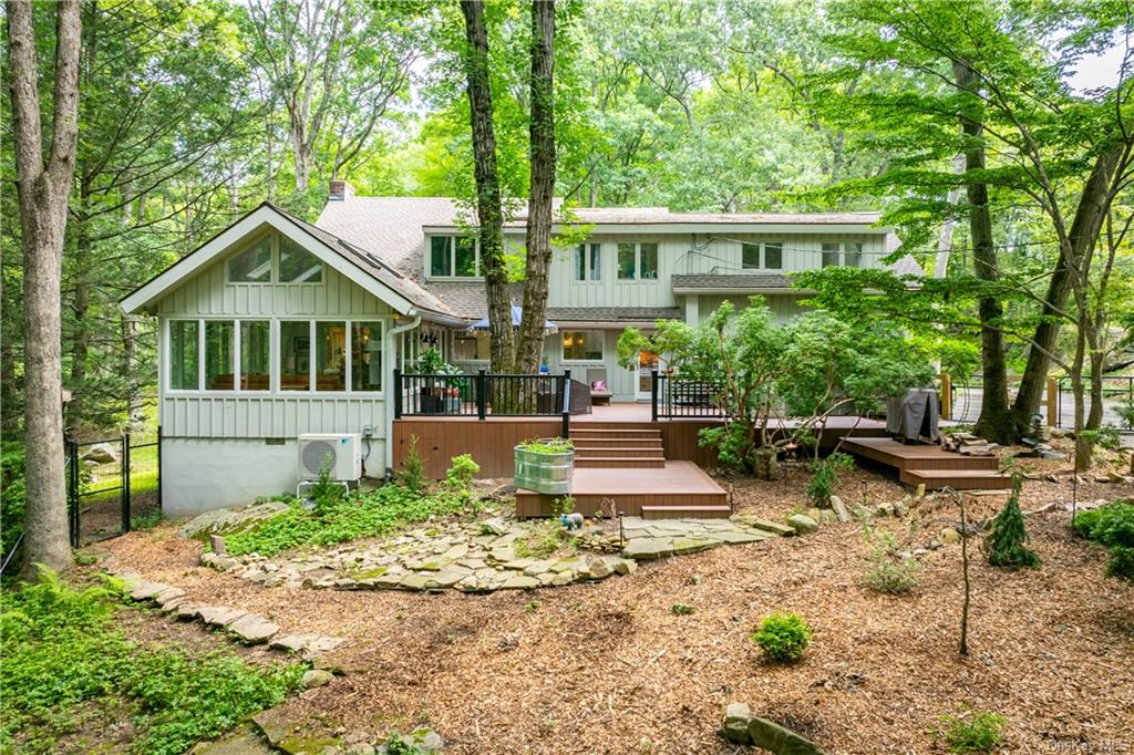 Eastwoods Rd, Pound Ridge, NY 10576