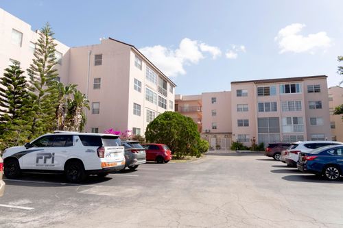 116-e-2851 Somerset Dr, Lauderdale Lakes, FL, 33311-1961 | Card Image