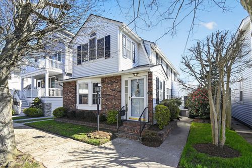 15 N Douglas Ave, MARGATE CITY, NJ, 08402-1921 | Card Image