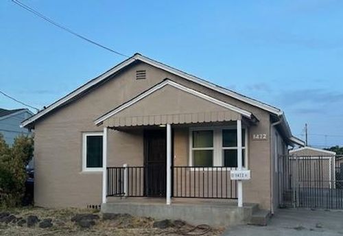 1472 Plaza Dr, Ashland, CA, 94578-1939 | Card Image