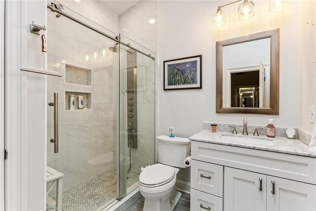 PRIMARY BATH | Image 15