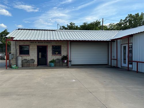 1465 N Main St, Jacksboro, TX, 76458-1018 | Card Image