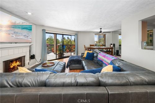 301-1425 E 2nd St, Long Beach, CA, 90802-5315 | Card Image