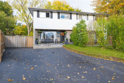 925 Francis Road, Burlington, ON, L7T3Z1 | Card Image
