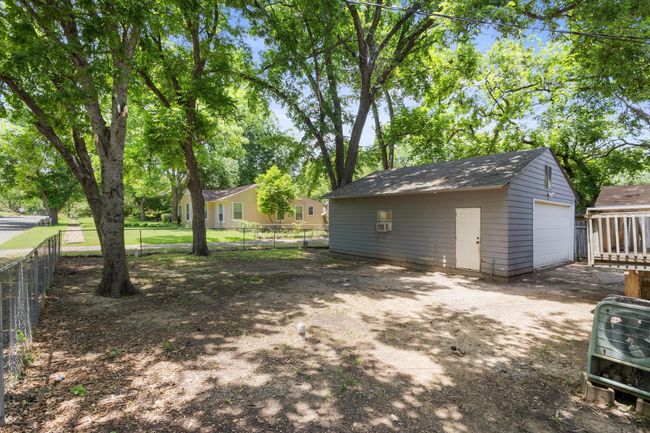 800 N Woods St, House other with 2 bedrooms, 1 bathrooms and null parking in Sherman TX | Image 32