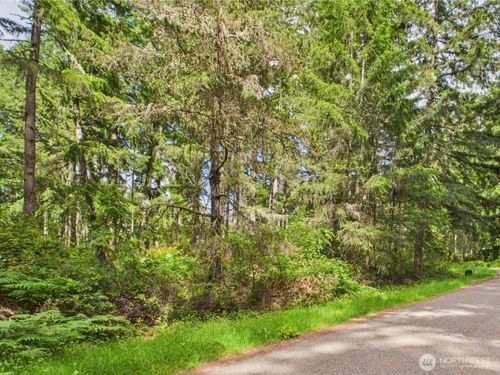 10412 Edgewood Dr, Anderson Island, WA, 98303-9687 | Card Image