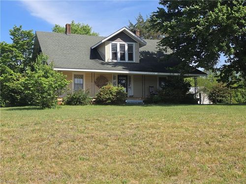 2729 Asbury Rd, Mount Airy, NC, 27030-7383 | Card Image