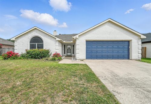 312 Helmsford Trl, Saginaw, TX, 76179-0947 | Card Image