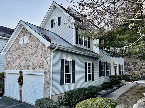 215 Woodlands Dr, Tuxedo Park, NY, 10987-4819 | Card Image