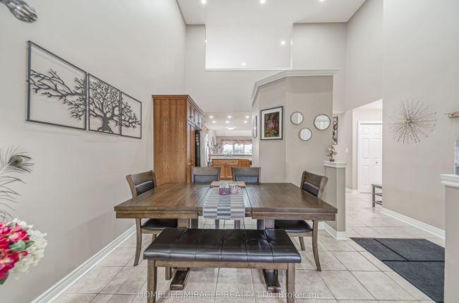 93 Lynch Cir, House attached with 4 bedrooms, 4 bathrooms and 2 parking in Guelph ON | Image 10