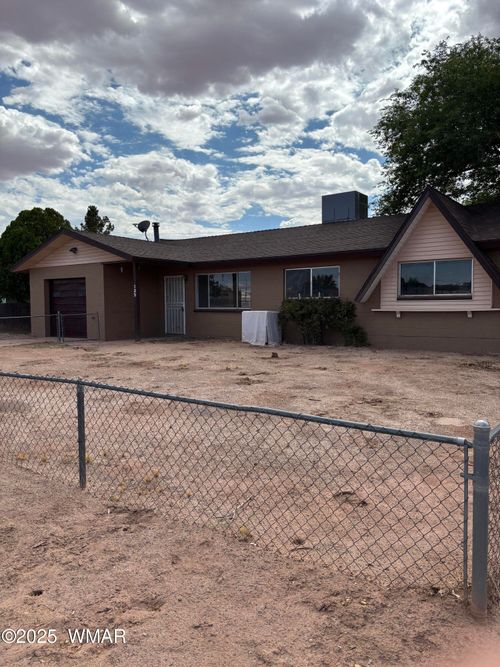 125 Cochise Dr, Winslow, AZ, 86047-2003 | Card Image