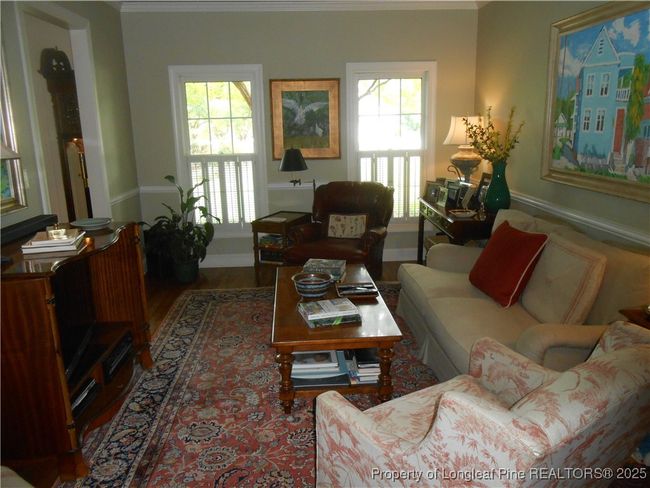 Family Room/Den | Image 26