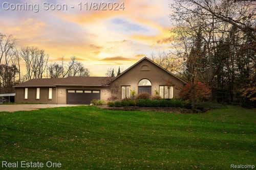 1640 Madsen Drive, Groveland Twp, MI, 48462 | Card Image