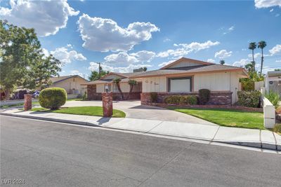 1009 Ironwood Drive, House other with 3 bedrooms, 2 bathrooms and null parking in Las Vegas NV | Image 2