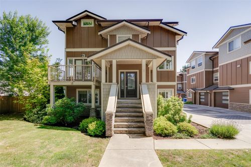 1-2923 Shelbourne St, Victoria, BC, V8R4M7 | Card Image