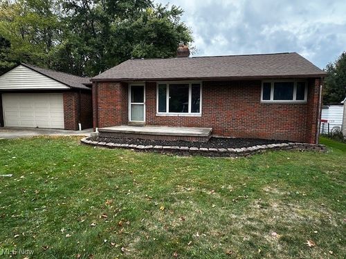 6606 Crossview Rd, Seven Hills, OH, 44131-3111 | Card Image