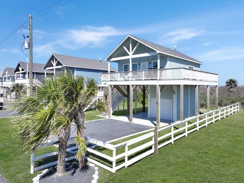 1040 Johnson Rd, Gilchrist, TX, 77617 | Card Image