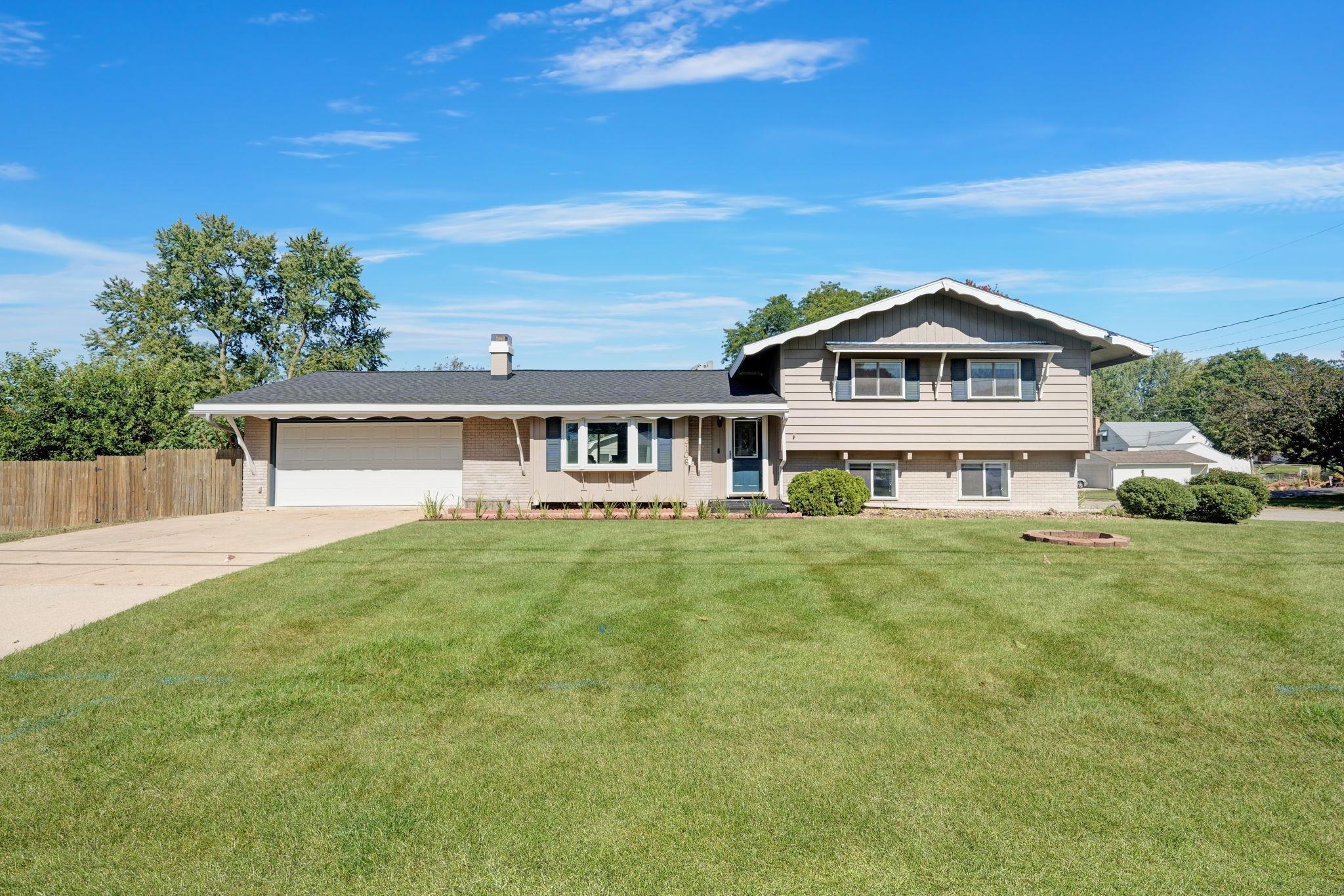 4th St, Waterloo, IA 50701